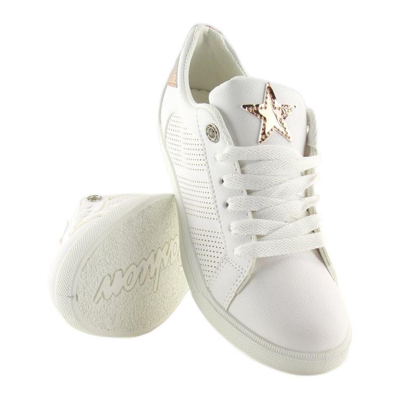 Sneakers with a white star A6213 WHITE / CHAMPAGNE 2