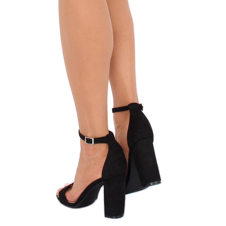 Black Sandals on the post Y2385-27 Black 2