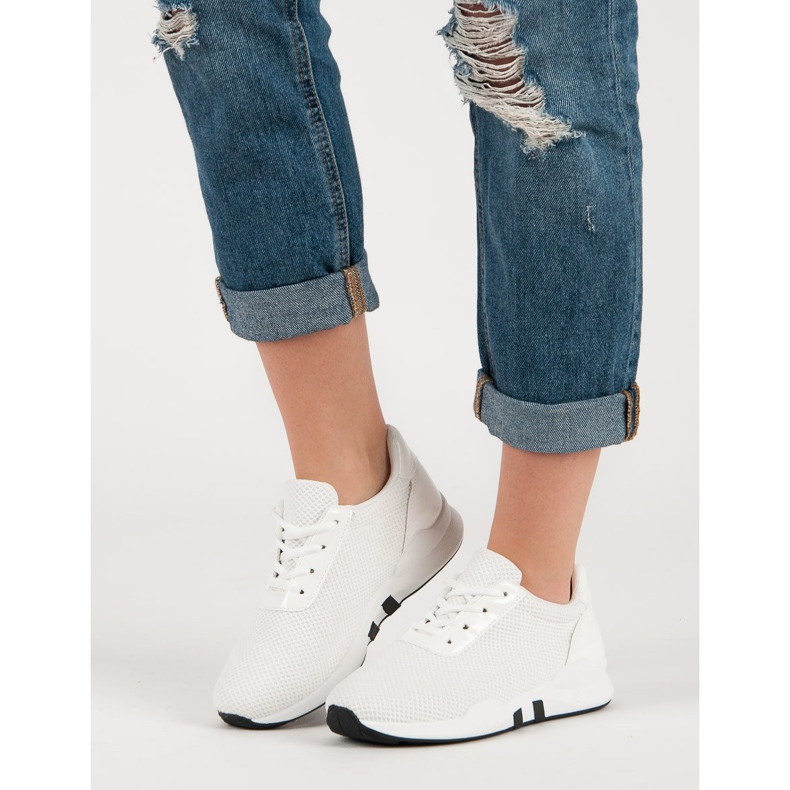 Fashionable Sports Shoes white 1