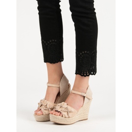 Top Shoes Beige Sandals With Flowers 2