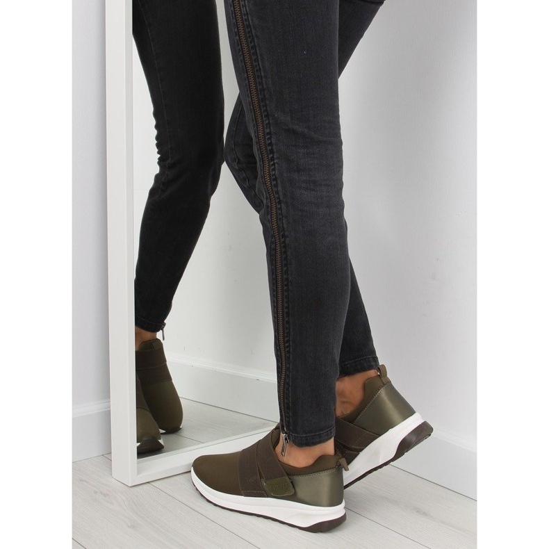 Green women's sports shoes NB151P Army Green 1