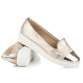 Nio Nio Golden Lords On The Platform 2