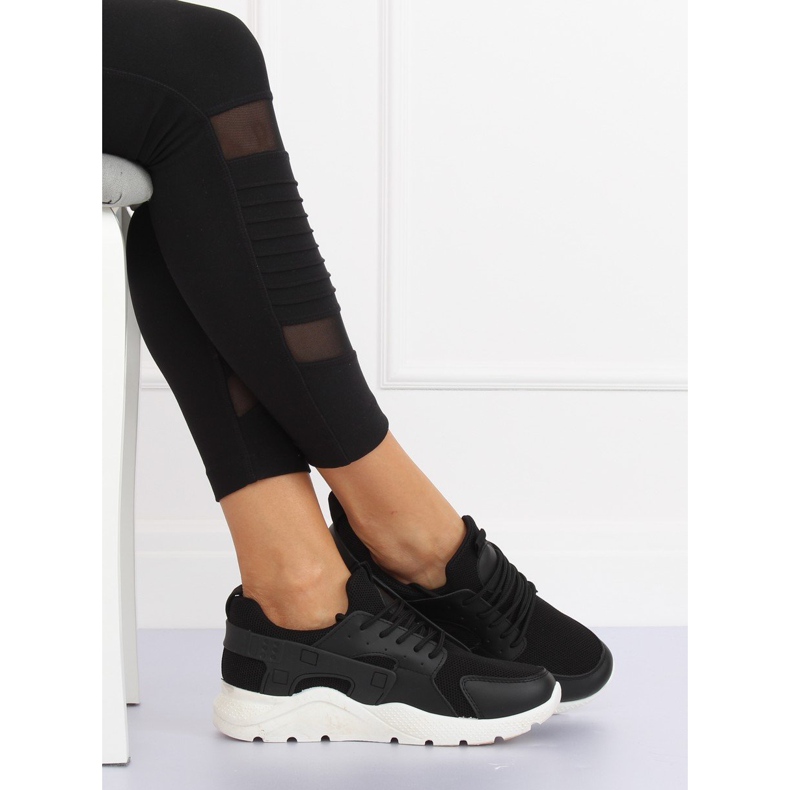 Black LA18P Black sports shoes 2