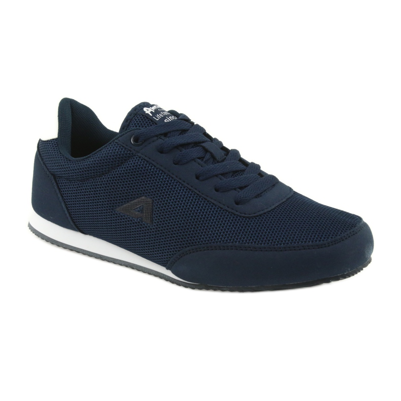 American Club sports tied shoes white navy blue 1 American Club sports tied shoes white navy blue 1