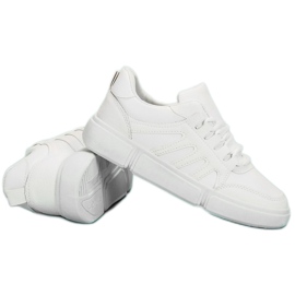 Comfortable Sports Shoes white 1 Comfortable Sports Shoes white 1