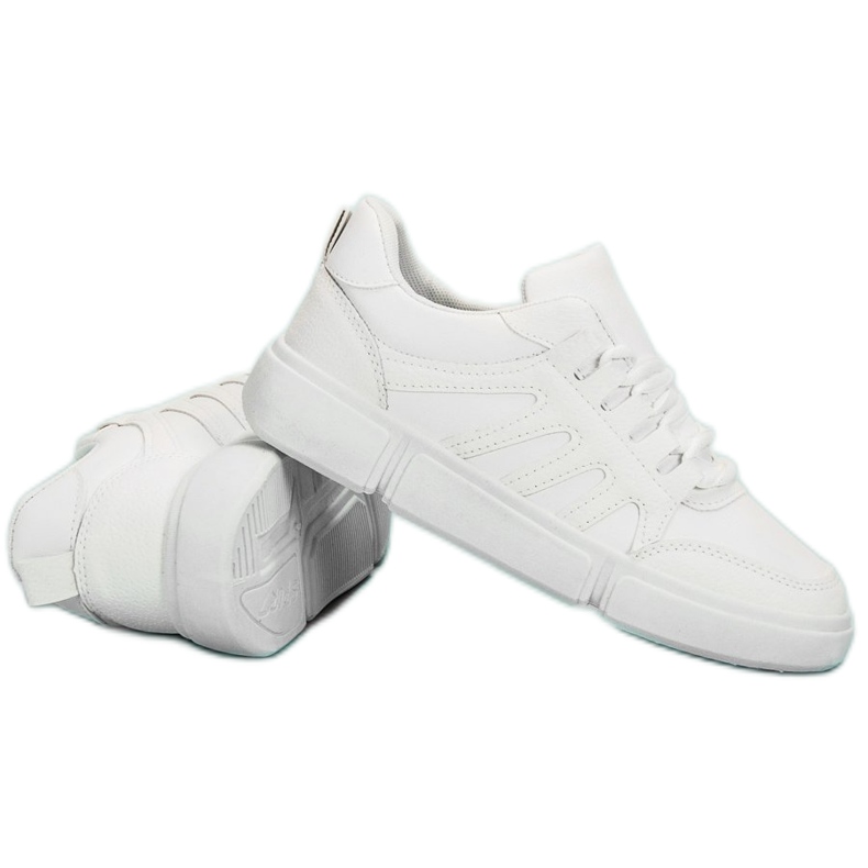 Comfortable Sports Shoes white 1 Comfortable Sports Shoes white 1