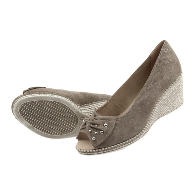 Women's pumps on the wedge Caprice 29350 brown 5