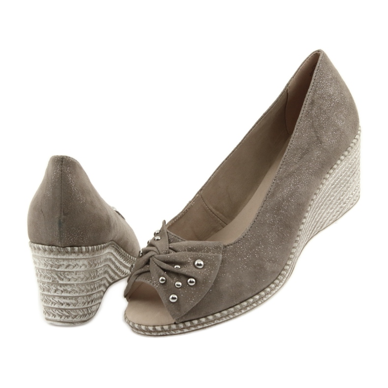 Women's pumps on the wedge Caprice 29350 brown 4