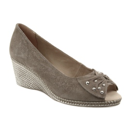 Women's pumps on the wedge Caprice 29350 brown 1