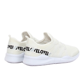 White sports shoes R-392 White 2