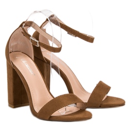 Ch. Creation Camel Sandals On A Bar brown 1