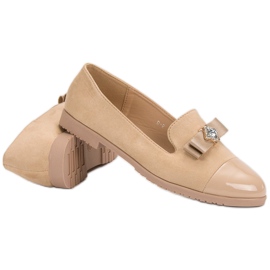 Lords with a varnished nose brown 2