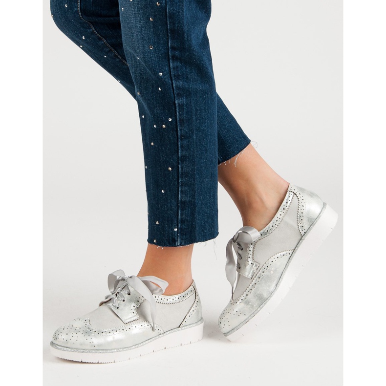 Vices Shoes tied with a ribbon grey 2