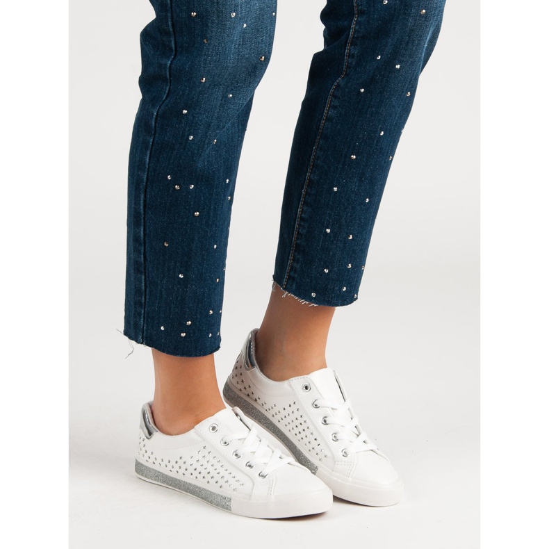 Kylie White Sneakers With Stars 2