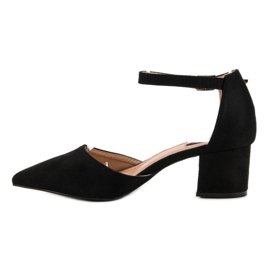 Black Pumps In Spitz VICES 2