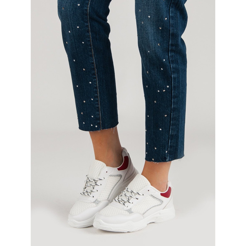 Comfortable Sports Shoes white 1 Comfortable Sports Shoes white 1