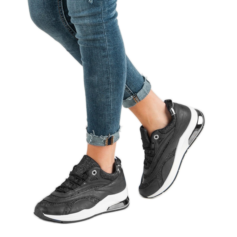 Fashionable Black Sneakers 2