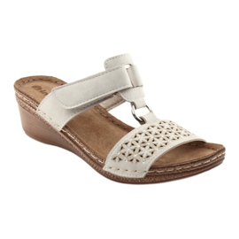 Inblu NA03 beige sequins velcro slippers 1