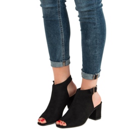 Super Mode Built Sandals On A Bar black 1