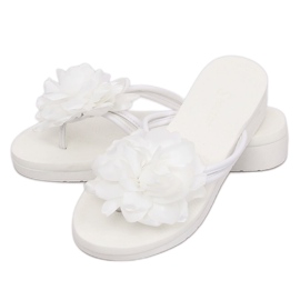 White flip-flops with a flower CK103 White 1