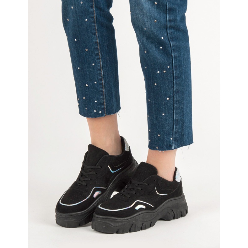 Fashionable Black Sneakers 2 Fashionable Black Sneakers 2