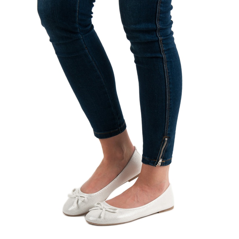 Evento White Ballerina With A Bow 1