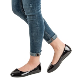 GUAPISSIMA Lacquered ballerinas black 1