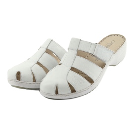 Women's wedge slippers Caprice 27353 white 3