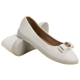 Miss Laura White ballerinas 1