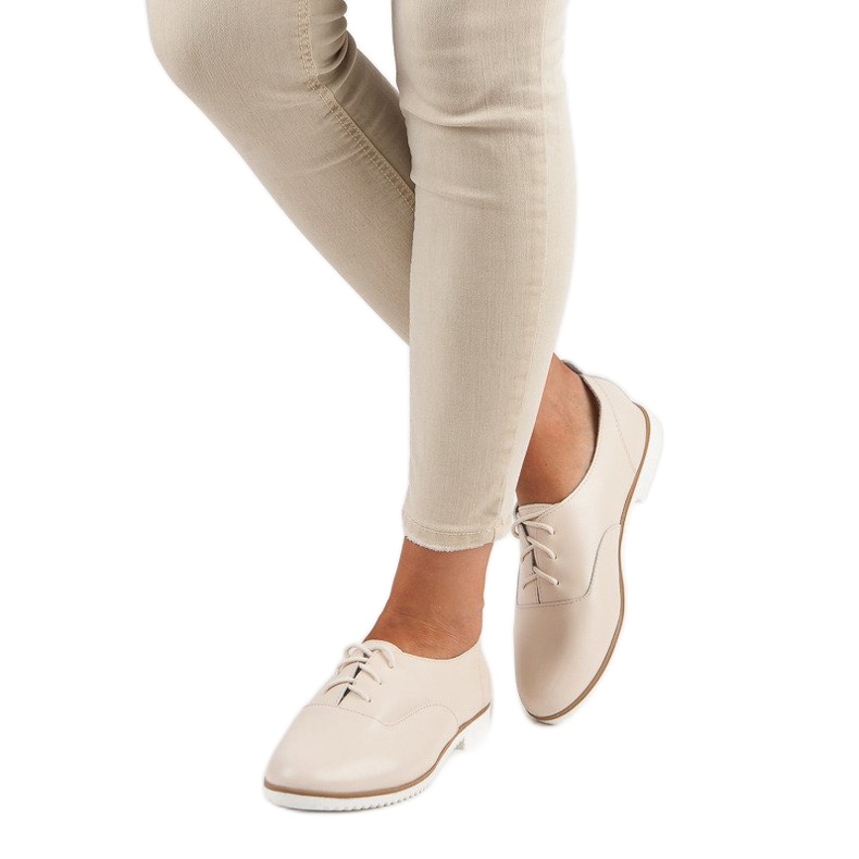 Light beige leather shoes from MAZARO 2 Light beige leather shoes from MAZARO 2