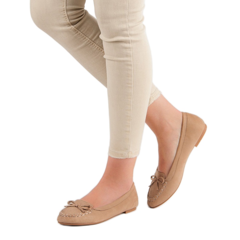 Small Swan Dark beige loafers with a bow 2