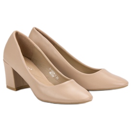 Ideal Shoes Classic Beige Pumps 2 Ideal Shoes Classic Beige Pumps 2