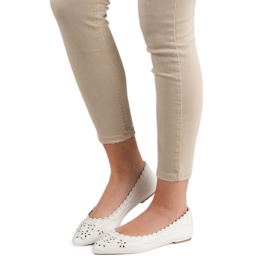 Ballerina In Spitz VICES white 2