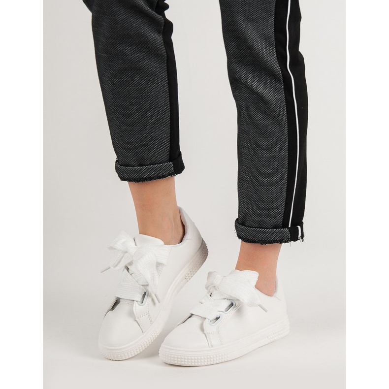 Bella Paris White Sport Shoes 2