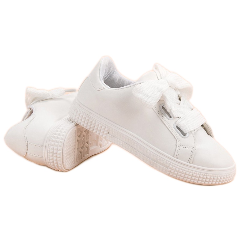 Bella Paris White Sport Shoes 1