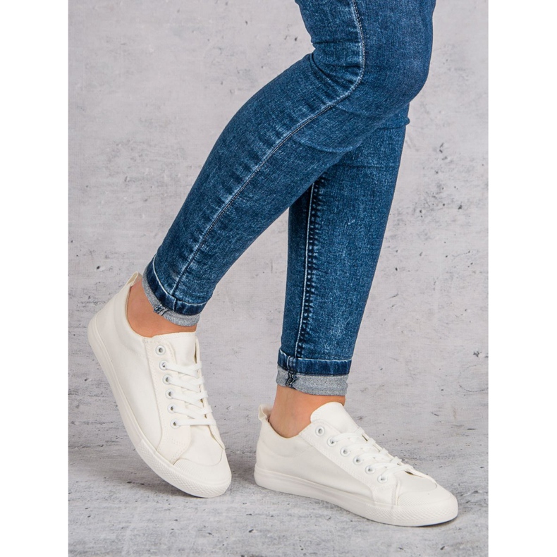 Low White Sneakers 1