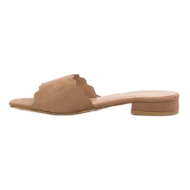 Small Swan Flip-flops on a flat heel beige 1