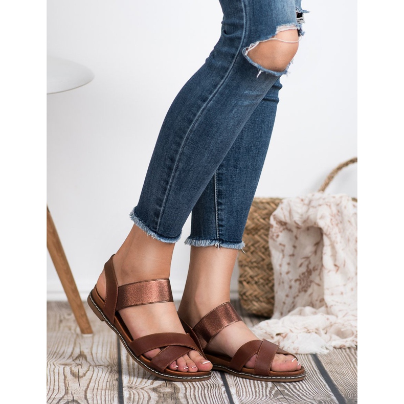 Mannika Brown sandals with an elastic band 2
