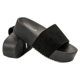 Ideal Shoes Slippers On The Platform black 1