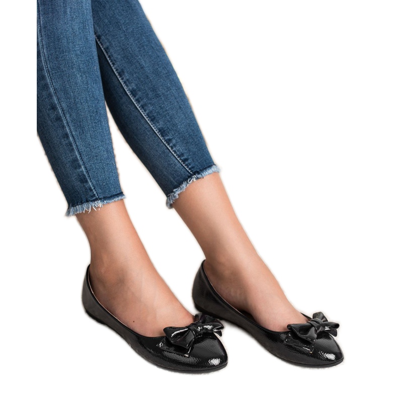 Comer Lacquered Ballerina With A Bow black 2