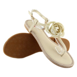 Flip-flops with a flower beige T314P Beige 2