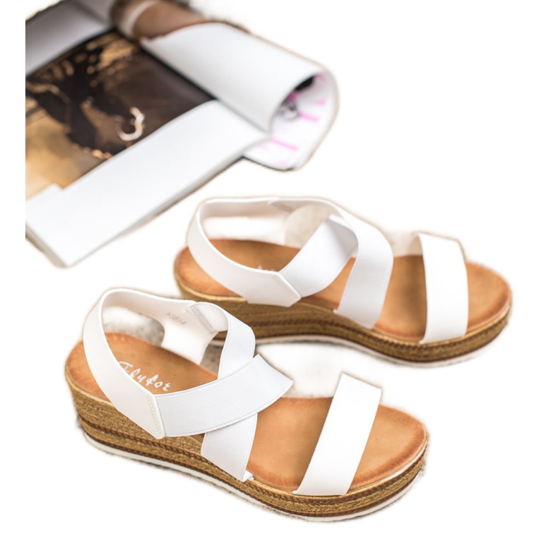 Flyfor Light Slip-on Sandals white 2