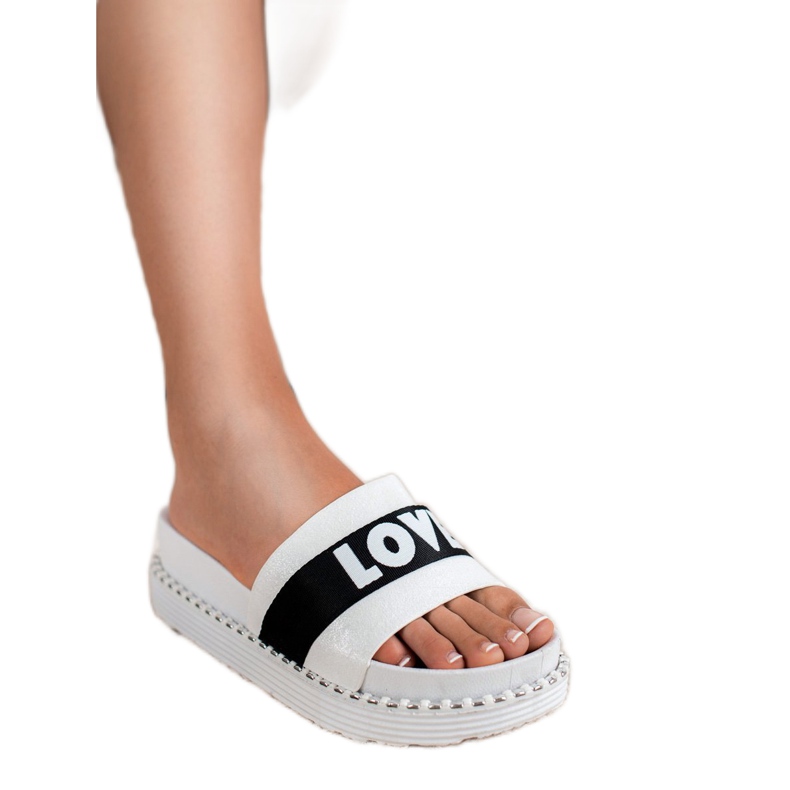 Erynn Love suede slippers white 2