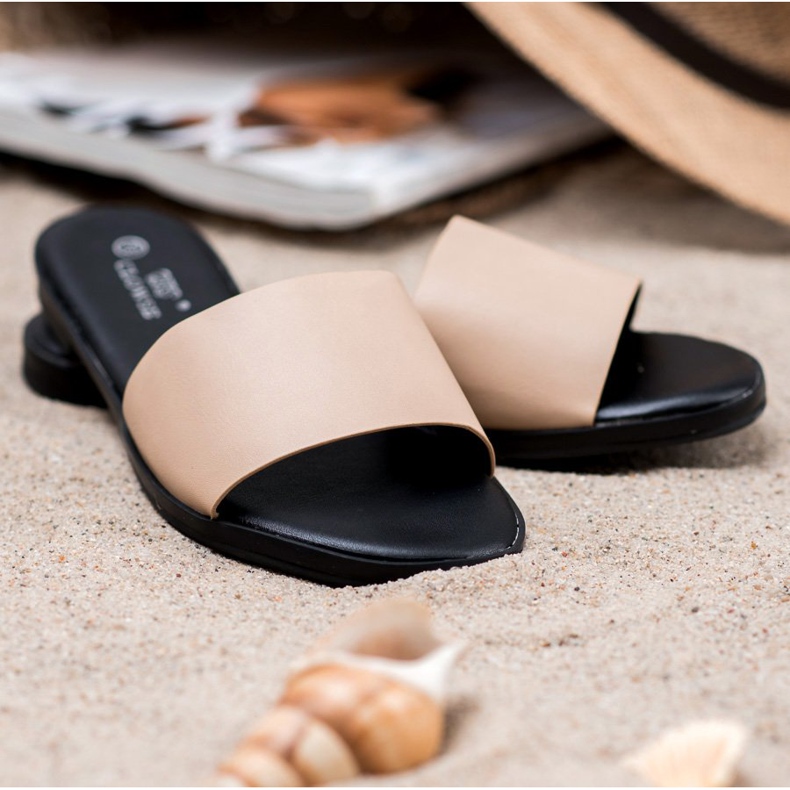 Clowse Classic Beige Slippers 1 Clowse Classic Beige Slippers 1