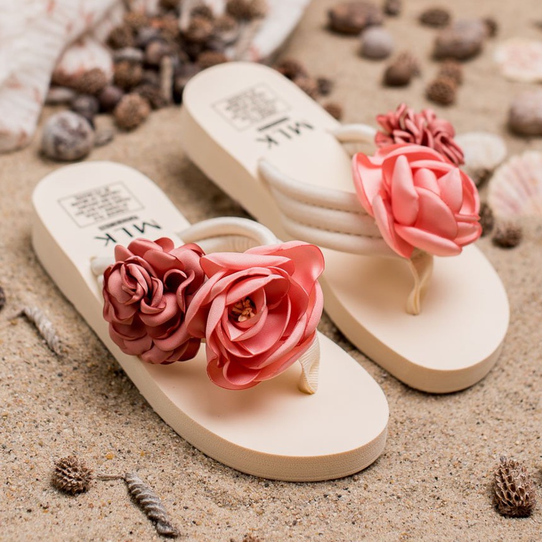 SHELOVET Light Flip-Flops With Flowers brown 1