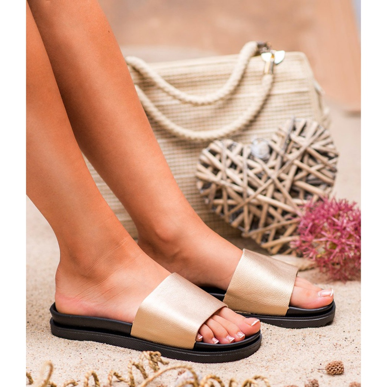 Clowse Golden Women's Slippers 1