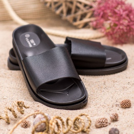 Clowse Black Women's Slippers 2 Clowse Black Women's Slippers 2