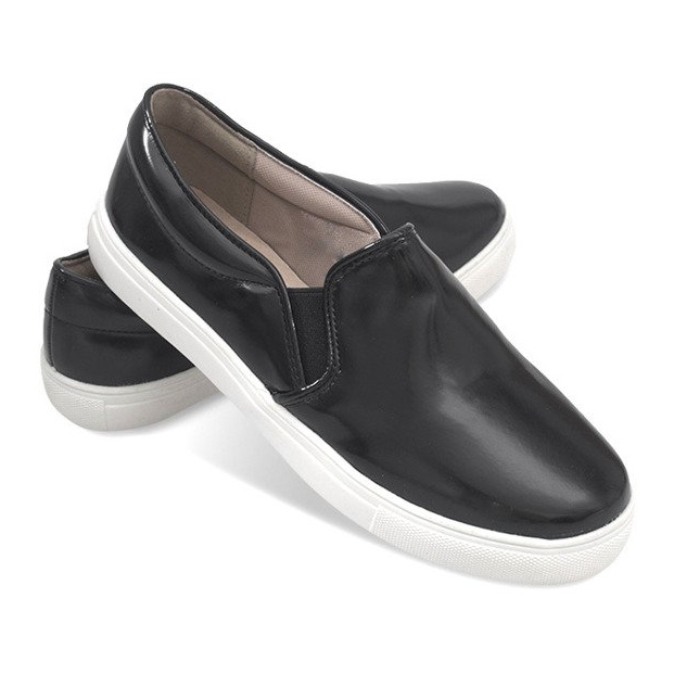 Classic Slip On Q1-1 Black Sneakers 1