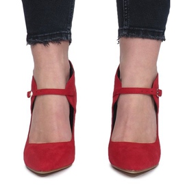 Red boots on a Thérèse heel 1