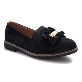 Black slip-on shoes with a Pearl Inside bow 1